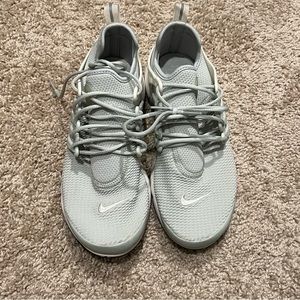 Nike women’s air presto